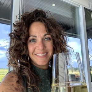 Meet your Posher, Emilie